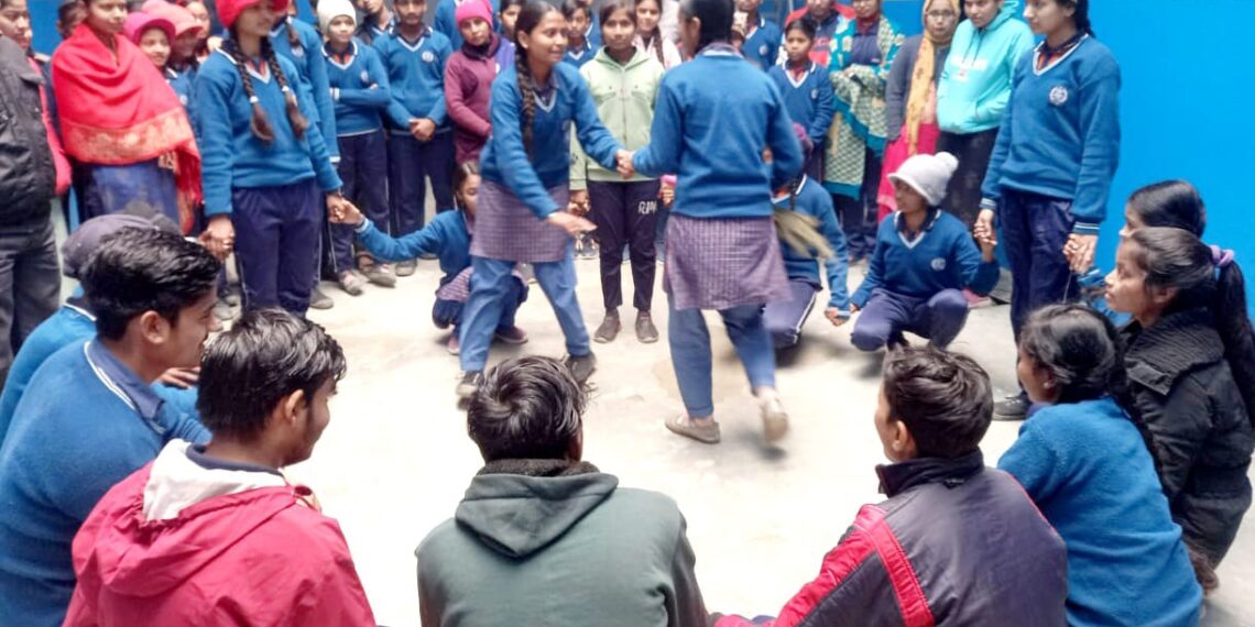 राष्ट्रीय बालिका दिवस के अवसर पर नुक्कड नाटक आयोजित कर “बेटी बचाओ- बेटी पढाओ” का संदेश दिया