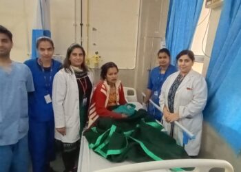 शारदा अस्पताल की नर्सों ने परीचौक पर करवाई महिला की डिलीवरी