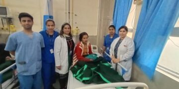 शारदा अस्पताल की नर्सों ने परीचौक पर करवाई महिला की डिलीवरी