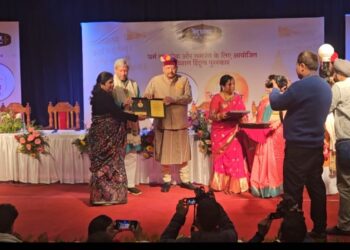 गौतमबुद्ध नगर की शिक्षिका को मिला राष्ट्रीय विधा विभूति सम्मान