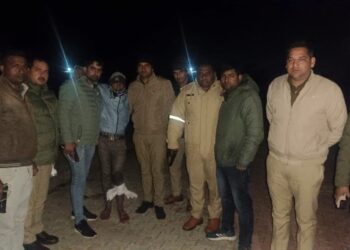 रबूपुरा थाना पुलिस ने तीन साल की बच्ची के साथ दुष्कर्म करने वाले आरोपी को मुठभेड़ में किया घायल घायल