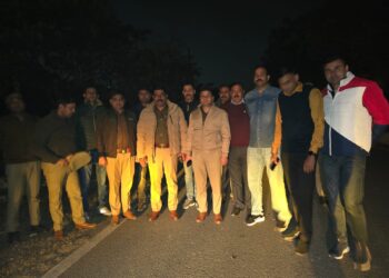 सेंट्रल नोएडा में शातिर चैन लुटेरों से बिसरख थाना पुलिस की हुई मुठभेड़, एक लुटेरा हुआ घायल, एक फरार