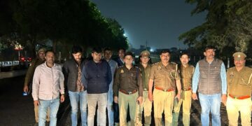 चेन स्नैचिंग और लूटपाट करने वाले बदमाशों से पुलिस की हुई मुठभेड़, दो बदमाशों को लगी गोली