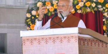 जिनके अपने होश ठिकाने में नहीं, वो मेरी काशी के बच्चों को नशेड़ी कह रहे : मोदी