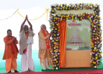 ईश्वर ने मुझे राष्ट्र रूपी मंदिर के निर्माण का जिम्मा सौंपा है : मोदी