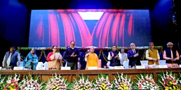 आज यूपी में आ रहे प्रदेश की आबादी से दोगुने टूरिस्ट : मुख्यमंत्री