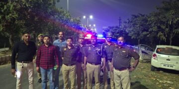 ग्रेटर नोएडा के थाना बिसरख पुलिस व लुटेरे बदमाश के बीच हुई मुठभेड, बदमाश को लगी गोली