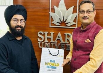 शारदा विश्वविद्यालय के छात्र एकमप्रीत मिली 100 प्रतिशत छात्रवृत्ति