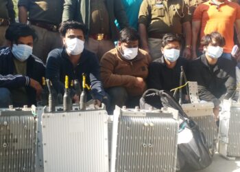 नोएडा पुलिस ने मोबाईल टावर के उपकरण चोरी करने वाले अन्तर्राज्यीय गैंग का खुलासा करते हुए 6 शातिर चोर किए गिरफ्तार