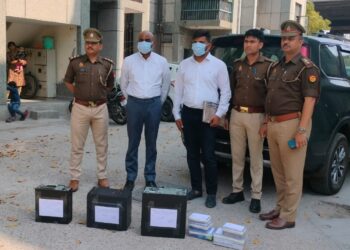 थाना सेक्टर-24 पुलिस व क्राइम ब्रांच टीम द्वारा धोखाधड़ी से ठगी करने वाले 2 आरोपी गिरफ्तार