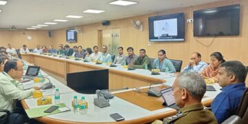 जिला निर्वाचन अधिकारी मनीष कुमार ने लोकसभा सामान्य निर्वाचन-2024 को लेकर बैंकर्स के साथ की बैठक