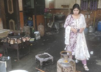 होली के त्यौहार को लेकर खाद्य एवं औषधि प्रशासन विभाग के अधिकारी गण एक्शन में