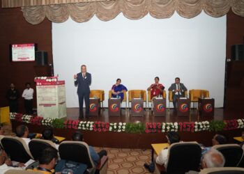 गलगोटियास विश्वविद्यालय में वृद्धजनों को मिला बडा सम्मान, वृद्धजनों से विद्यार्थियों को मिला आशीर्वाद