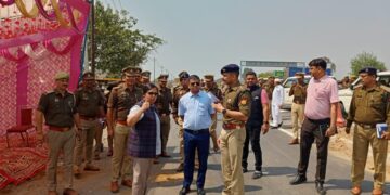 पुलिस आयुक्त एवं जिला मजिस्ट्रेट/जिला निर्वाचन अधिकारी ने मिहिर भोज डिग्री कॉलेज एवं रामाज्ञया स्कूल दादरी के बूथों का किया भ्रमण