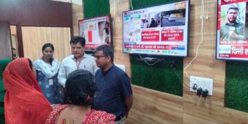 जिला मजिस्ट्रेट/जिला निर्वाचन अधिकारी मनीष कुमार वर्मा द्वारा आज कंट्रोल रूम का किया गया निरीक्षण