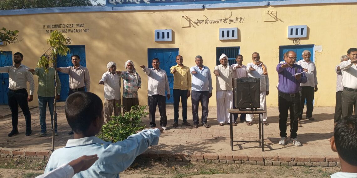 स्वीप कार्यक्रम के तहत स्कूलों में पीटीएम मीटिंग आयोजित कराते हुए अभिभावकों एवं शिक्षकों को दिलाई मतदान की शपथ