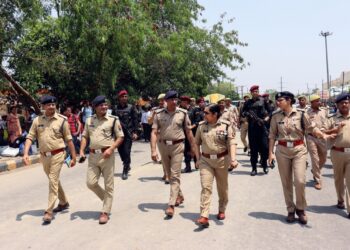 नोएडा पुलिस कमिश्नर लक्ष्मी सिंह ने मतदान के दृष्टिगत पोलिंग पार्टियों के प्रस्थान स्थल- फूल मंडी में की गयी तैयारियों/व्यवस्थाओं का किया निरीक्षण