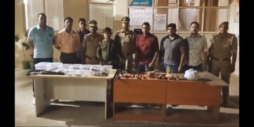 ग्रेटर नोएडा में अवैध शस्त्र फैक्टरी का भंडाफोड़, 25 हजार के इनामी बदमाश को आधा दर्जन से ज्यादा अवैध तमंचे के साथ किया गिरफ्तार