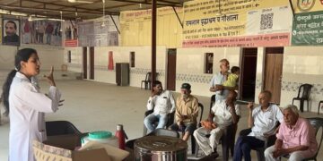 शारदा स्कूल ऑफ डेंटल साइंसेज ने वृद्धाश्रम में लगाया फ्री डेंटल चेकअप कैंप
