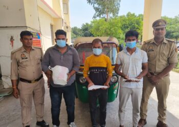 थाना इकोटेक-3 पुलिस ने ऑटो लूट की घटना का खुलासा करते हुए तीन आरोपी किए गिरफ्तार, कब्जे से लूटा गया ऑटो, अवैध असलाह व अवैध गांजा बरामद