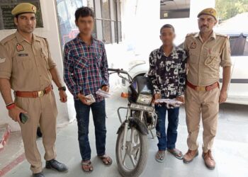 नोएडा पुलिस ने दुपहियां वाहन चोरी की घटना कारित करने वाले 2 चोर गिरफ्तार किये