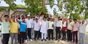 बरसात गांव में समस्याओं का अंबार, करप्शन फ्री इंडिया करेगा आंदोलन