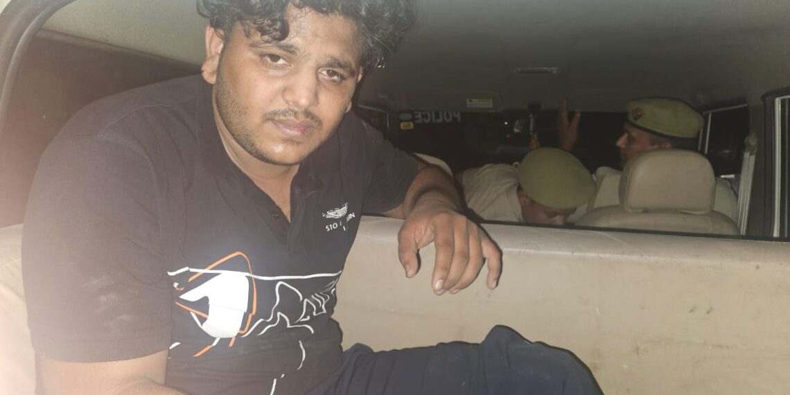 व्यापारी के बेटे का अपहरण और हत्या के आरोपी को पुलिस ने मारी गोली, हुआ घायल