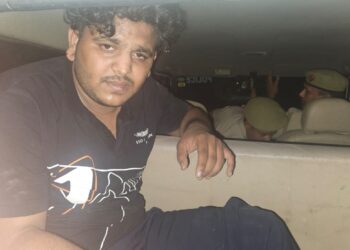 व्यापारी के बेटे का अपहरण और हत्या के आरोपी को पुलिस ने मारी गोली, हुआ घायल