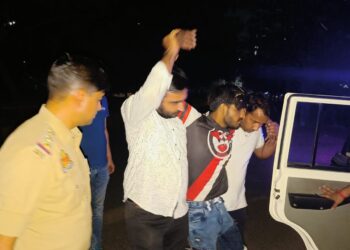 नोएडा में पुलिस मुठभेड़ में दो शातिर लूटेरे गिरफ्तार