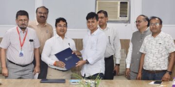 शारदा विश्वविद्यालय और इंडियन इंडस्ट्रीज एसोसिएशन के बीच हुआ समझौता
