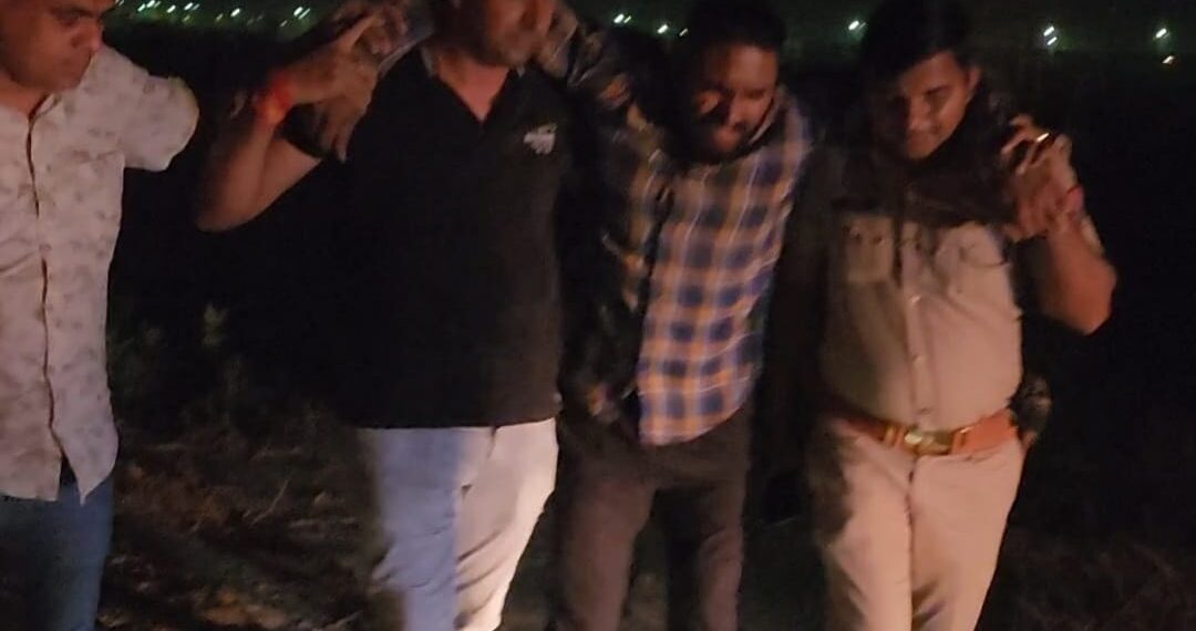 अमेजॉन के माल को लेकर जा रहे छोटा हाथी टेंपो को लूटने वाले बदमाशों की पुलिस से मुठभेड़, तीन बदमाश गोली लगने से घायल, एक फरार