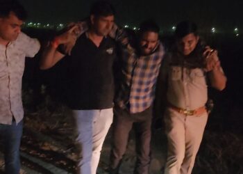 अमेजॉन के माल को लेकर जा रहे छोटा हाथी टेंपो को लूटने वाले बदमाशों की पुलिस से मुठभेड़, तीन बदमाश गोली लगने से घायल, एक फरार