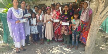 ईएमसीटी ज्ञानशाला में जाकर किशोरी एवं महिलाओं को किया गया जागरूक:सेनेटरी पैड वितरण कर चलाया गया अभियान