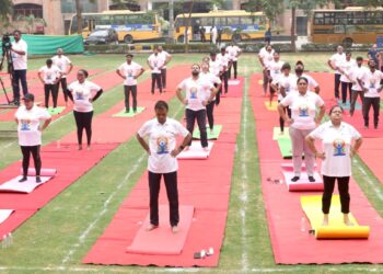 शारदा विश्वविद्यालय में मनाया गया अंतर्राष्ट्रीय योग दिवस