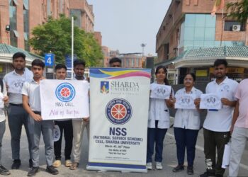 शारदा विश्वविद्यालय में नशा मुक्ति जागरूता रैली निकाली