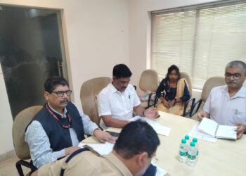 राष्ट्रीय सफाई कर्मचारी आयोग नई दिल्ली के अध्यक्ष एवं सचिव ने तीन कर्मचारियों की सीवर सफाई के दौरान हुई मृत्यु के घटनास्थल का किया निरीक्षण