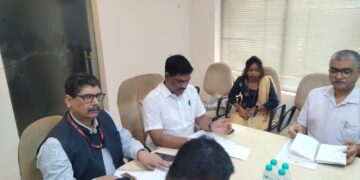 राष्ट्रीय सफाई कर्मचारी आयोग नई दिल्ली के अध्यक्ष एवं सचिव ने तीन कर्मचारियों की सीवर सफाई के दौरान हुई मृत्यु के घटनास्थल का किया निरीक्षण