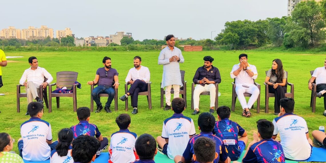 एथलीट फ्यूचर एकेडमी के सात वर्ष पूर्ण होने पर सभी खिलाड़ियों के लिए नई जर्सी लॉन्च की गई