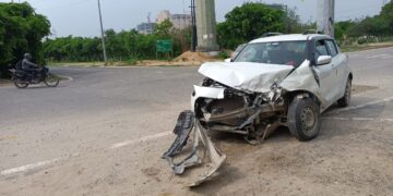 ग्रेटर नोएडा में तेज रफ्तार का कहर स्विफ्ट कार पीकअप से टकराई, तीन की मौत 9 घायल