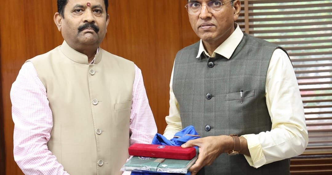 केंद्रीय खेल मंत्री मनसुख मंडाविया से मिले डीसीसीआई के चेयरमैन राजेश भारद्वाज, दिव्यांगों के क्रिकेट को लेकर हुई सफल वार्ता