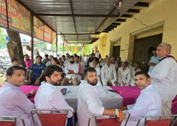 जिला कांग्रेस कमेटी गौतमबुद्ध नगर ने की ‘ हाथ बदलेगा हालत’ जनसंवाद यात्रा बैठकों की शुरुआत