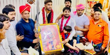 जॉर्डन में एशियाई चैंपियनशिप में स्वर्ण पदक विजेता जोंटी भाटी का भाजपा नेता अन्नू पंडित ने किया स्वागत