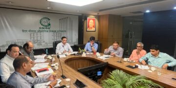 ग्रेटर नोएडा के औद्योगिक सेक्टरों के पार्क होंगे दुरुस्त, उद्योग बंधु की बैठक में एसीईओ सौम्य श्रीवास्तव ने दिए निर्देश