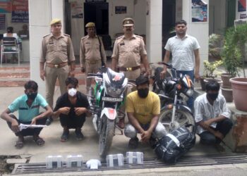 बीटा 2 थाना पुलिस ने शातिर चोरों के गैंग का किया भंडाफोड़, भारी मात्रा में चोरी का सामान बरामद