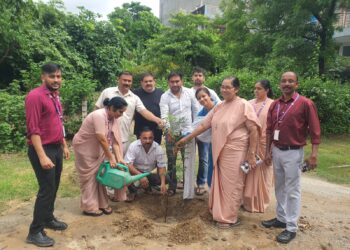 अर्सलाइन कॉन्वेंट स्कूल ग्रेटर नोएडा में वृक्षारोपण महोत्सव का आयोजन