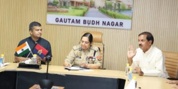 नोएडा जिले में पुलिस प्रशासन ओर जनहित से संबंधित प्रकरणों को लेकर हुई महत्वपूर्ण बैठक