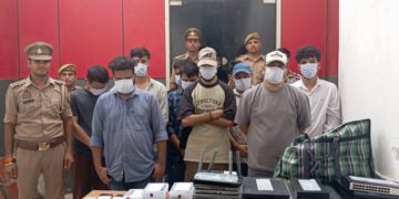 नोएडा पुलिस ने ऑनलाइन धोखाधडी करने वाले गैंग का पर्दाफाश करते हुये 3 महिलाओ सहित 15 आरोपियों को किया गिरफ्तार