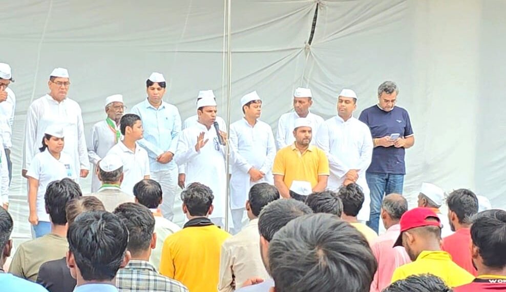 जिला कांग्रेस कैम्प कार्यालय, ग्रेटर नोएडा (पश्चिम) पर आज़ादी के महापर्व स्वतंत्रता दिवस के मौके पर जिला कांग्रेस कार्यालय पर ध्वजारोहण किया