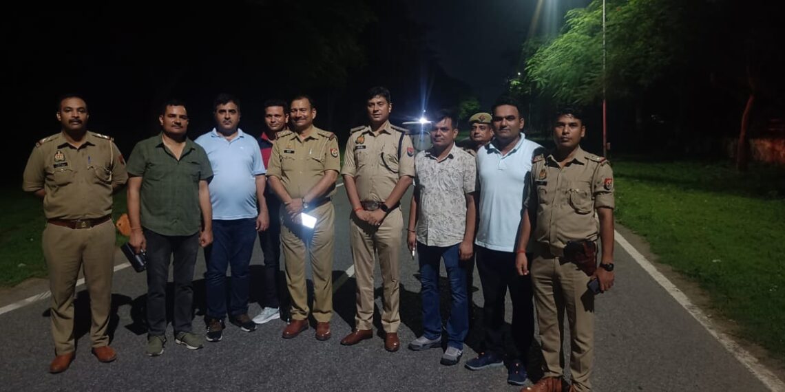 शराब के सेल्समैन से लूट करने वाले बदमाशों और पुलिस के बीच हुई मुठभेड़, एक बदमाश घायल, दो बदमाश कांबिंग ऑपरेशन के दौरान गिरफ्तार