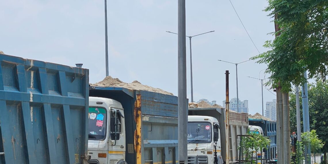 जिला प्रशासन, परिवहन, खनन एवं पुलिस विभाग की बड़ी कार्रवाई